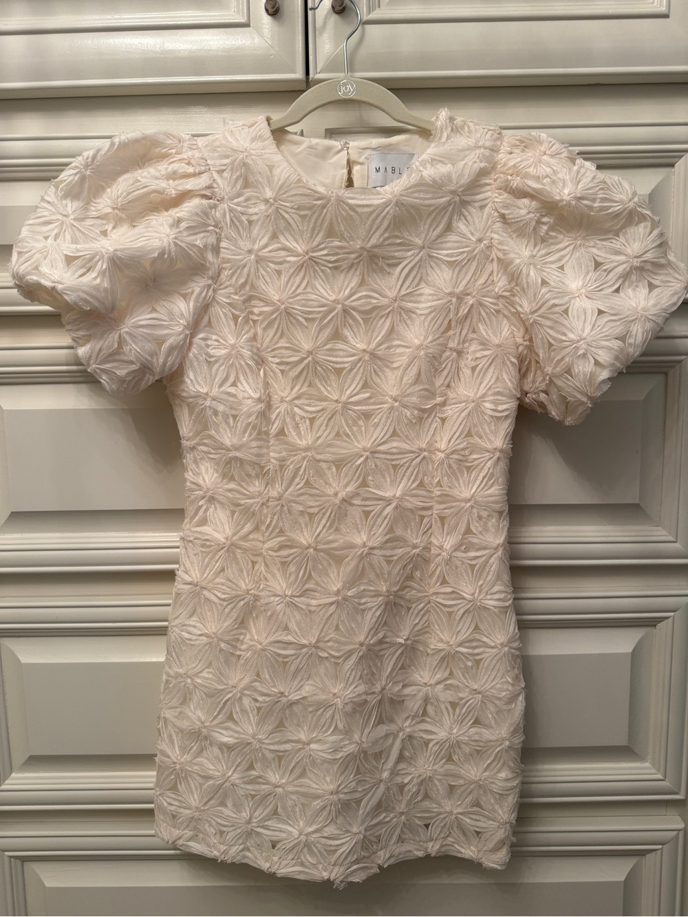 MABLE Cream Textured Puff-Sleeve Formal Dress